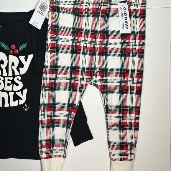 NWT Old Navy Baby Plaid Pajama Pants & Merry Vibes Only Top Size 12-18M - Picture 3 of 3